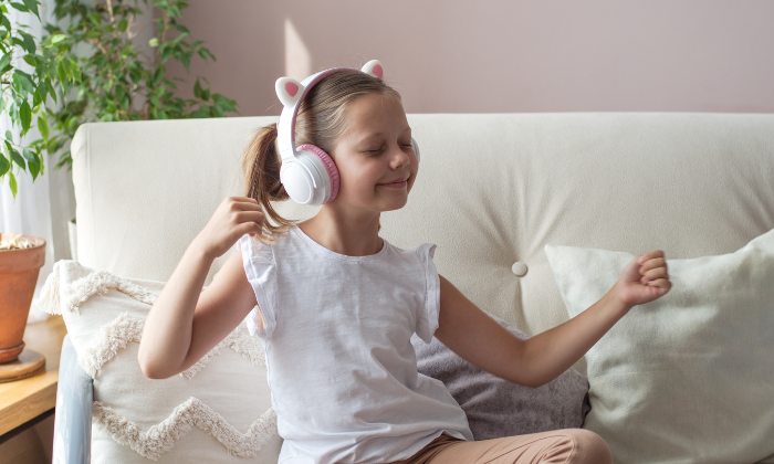 Regelmäßig neue Musiktipps von Mama lauter! © Aleksandra/AdobeStock